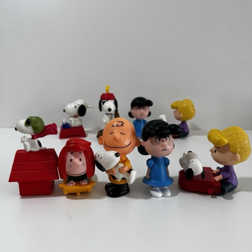 Snoopy PEANUTS McDonald's 2015 2018 Lot Charlie Flying Aces Typewriter Piano